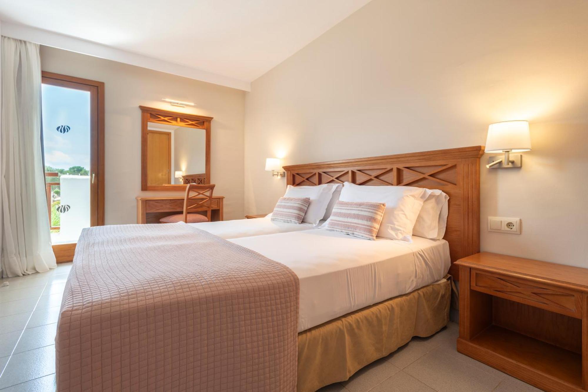 Inturotel Esmeralda Garden Aparthotel 3*